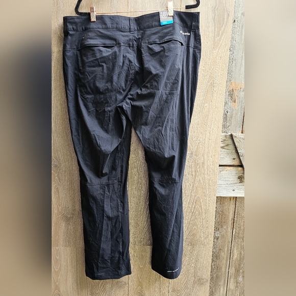 Columbia NWT Woman's Black Straight Leg Active Fit Pants Splash Outdoors Pant - Picture 3 of 4